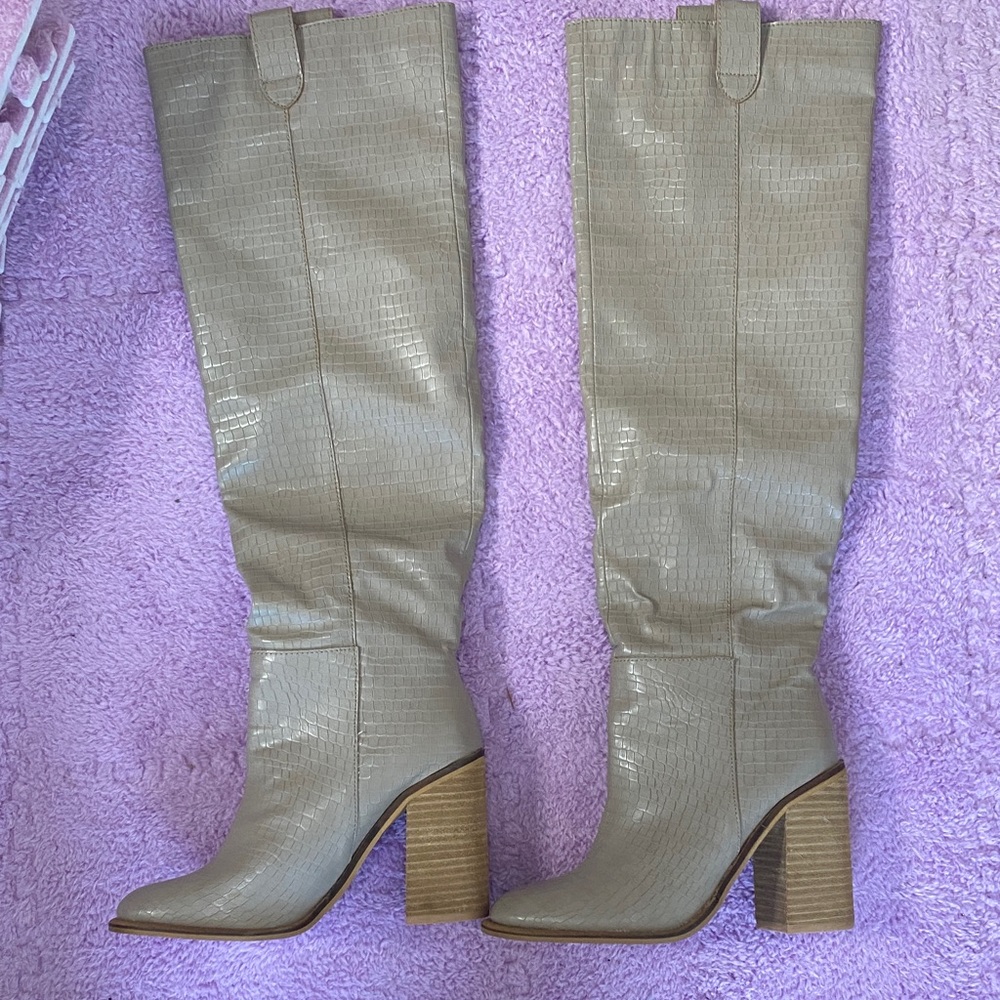Mi.iM Croc-Embossed Gray Heeled Boots